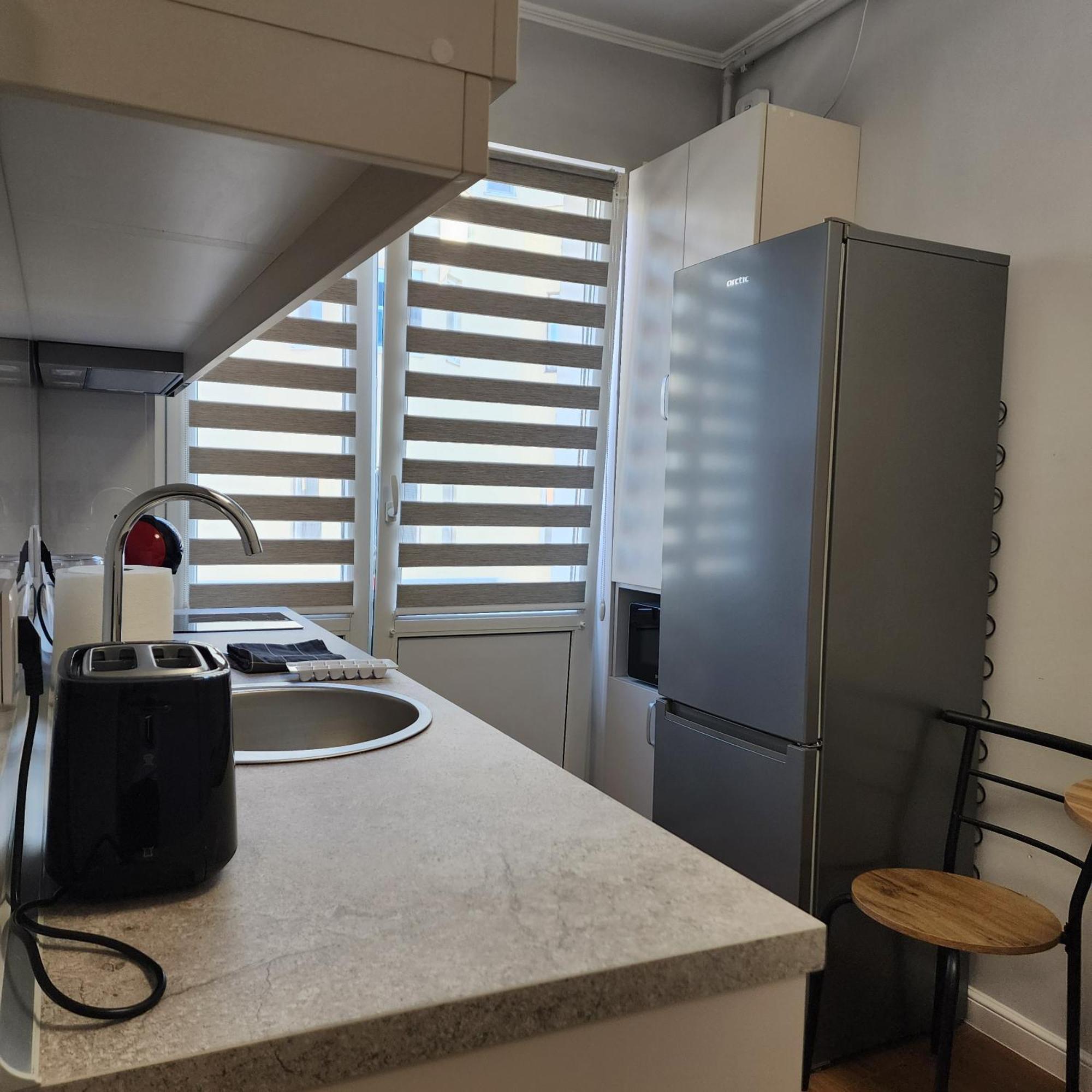 Apartment Center -p *